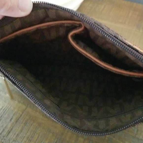 Michi Handbag - Picture 7 of 7